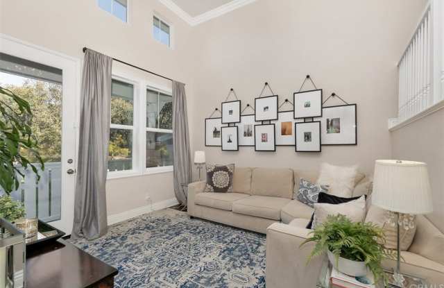 15 Triad Lane Gallery 4