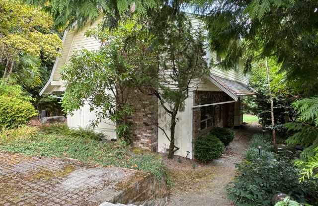 Beautiful and private Mercer Island Home photos photos