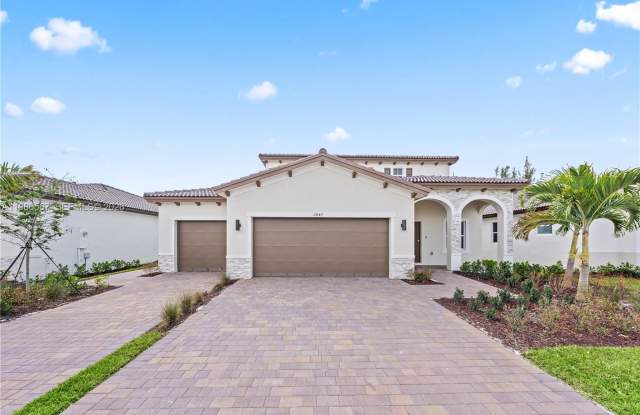 2442 Southeast 30th Street photos photos