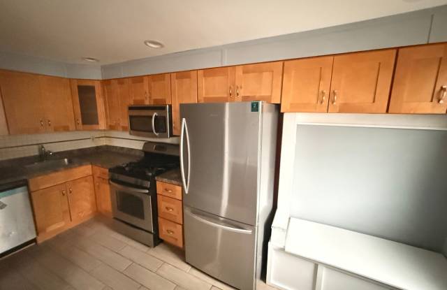 Spacious 3BR Home in Overbrook Park – Front Yard, Modern Kitchen, Washer and Dryer  Basement photos photos