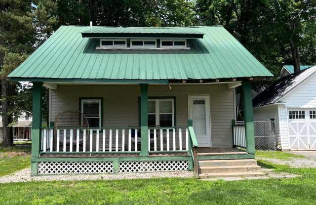 165 Lake Avenue unit: 2 photos photos