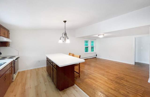 62 ROUTE 31 N unit: 2 photos photos