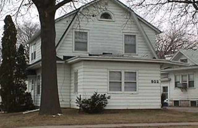 Close Walk To U of I Hospitals-House for Rent photos photos