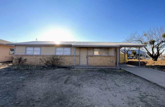Modern Comfort Meets Texas Charm – Freshly‑Renovated 3‑Bed Retreat in Big Spring photos photos