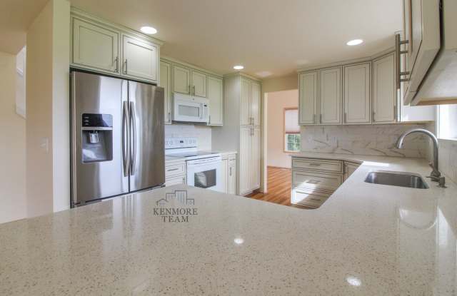 4 Bedroom, 2.5 Bath plus an office Home in Richland Gallery 3