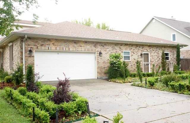12 WOODLAKE Drive Gallery 4