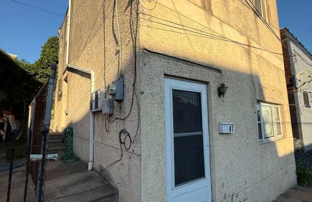 Cute two bedroom in Frankford section of Philadelphia for rent photos photos
