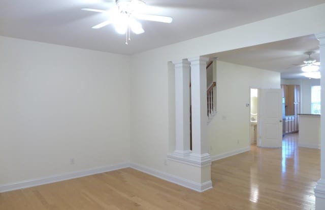 3025 Freeport Drive Gallery 3