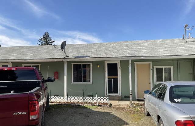 1761 Rogue River Hwy photos photos