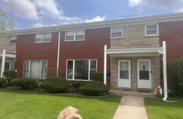 208 Dee Road photos photos