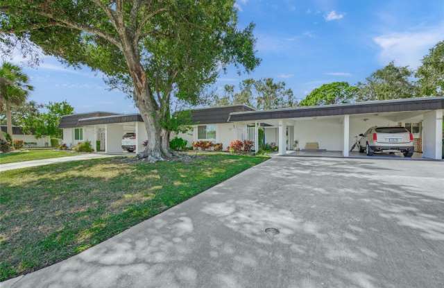 1325 GLEN OAKS Drive E photos photos