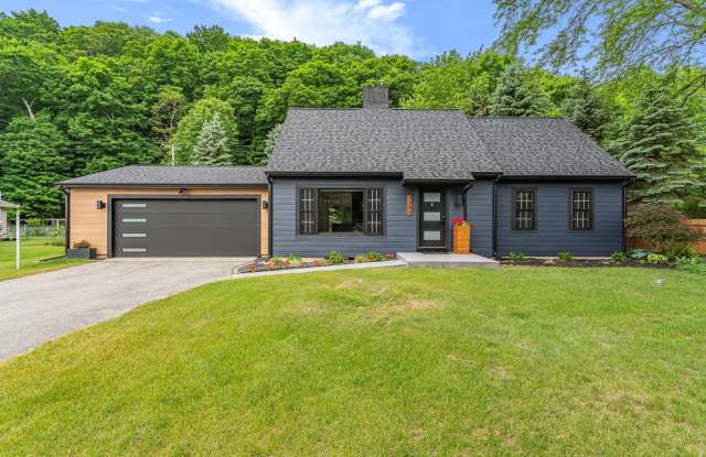 Beautifully Remodeled West Bay Home with Water Access! Gallery 1
