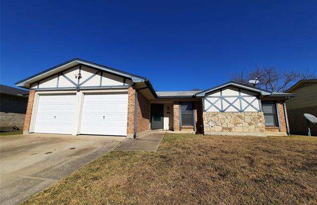 1121 Nancy Lane - 1121 Nancy Lane, Lancaster, TX 75134
