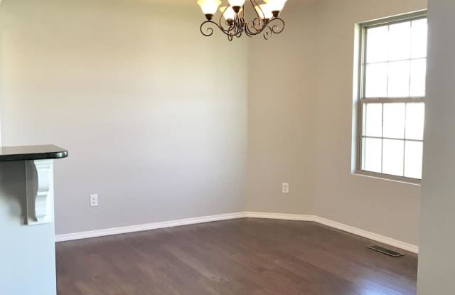 1524 Brewster Lane Gallery 4