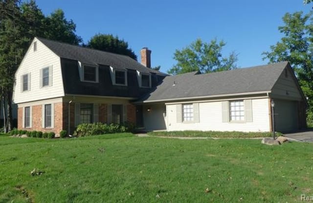 4576 WAGON WHEEL Drive - 4576 Wagon Wheel Drive, Oakland County, MI 48301