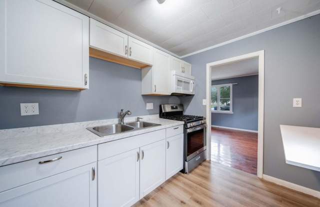 Affordable 3-Bedroom Home with Covered Patio & Renovated Kitchen – Don’t Miss Out! Gallery 4