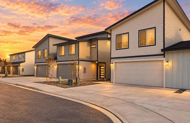 1 MONTH FREE- Brand-New Luxury Home! Gallery 1