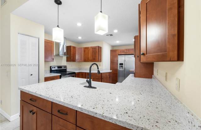 2707 Pinewood Ct photos photos