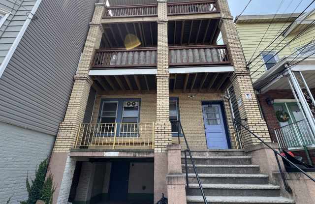 40 WEST 17TH ST photos photos