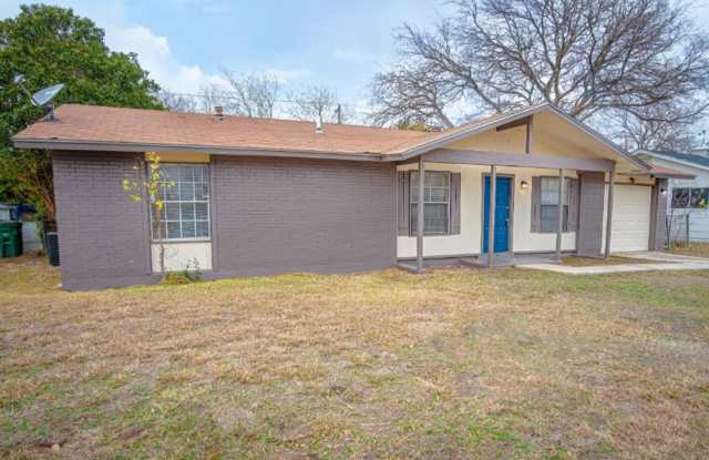 Convenient 4-Bedroom Stay Near Downtown & Attractions! Gallery 4