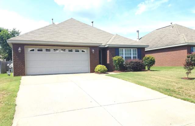 POOL Service INCLUDED Beautiful 3 Bedroom, 2 Bath, 2 Car Garage Home in Brookstone subdivision in Prattville. photos photos