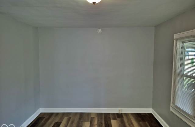 1839 N Dexter Street Gallery 4