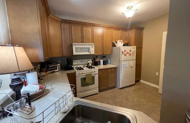 213 MASTERSON COURT Gallery 4