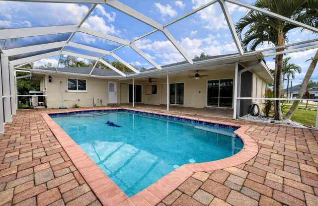 Beautifully Remodeled Pool Home on a Corner Lot with RV/Trailer Parking! photos photos Beautifully Remodeled Pool Home on a Corner Lot with RV/Trailer Parking! photos photos