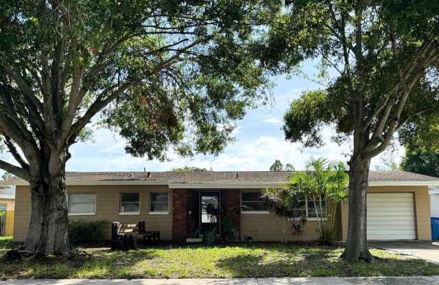 5030 10TH STREET N photos photos