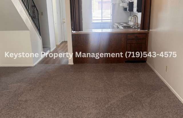 TAKE $625 OFF FIRST MONTHS RENT!! Updated Belmont Townhome with Attached Garage & Fenced Yard $1250/$1250 Gallery 3