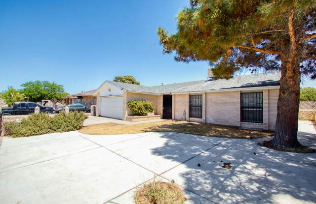 3 Bed 1.5 Bath Home Available! photos photos