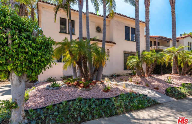 8002 W 4TH St - 8002 4th Street, Los Angeles, CA 90048