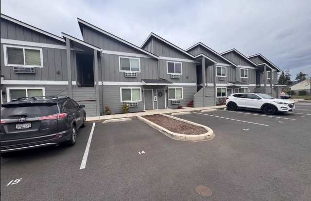 Newer 2-Bedroom Apartment located off Jasper rd in South Springfield photos photos