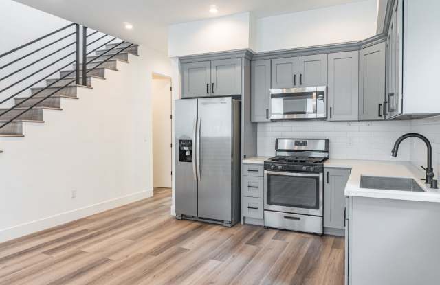 Beautiful Spacious Modern 3 Bedroom Townhome Available Now! photos photos