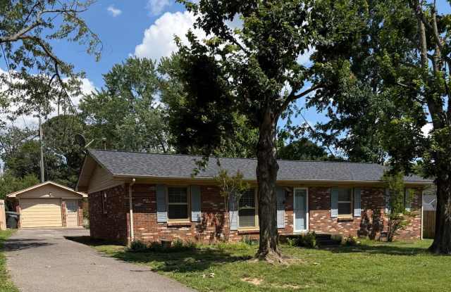 Charming 3-bedroom,1-bath home w/Detached garage for rent in Springfield, Tennessee. photos photos