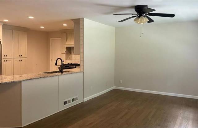 1744 Oak Ridge Way Gallery 2