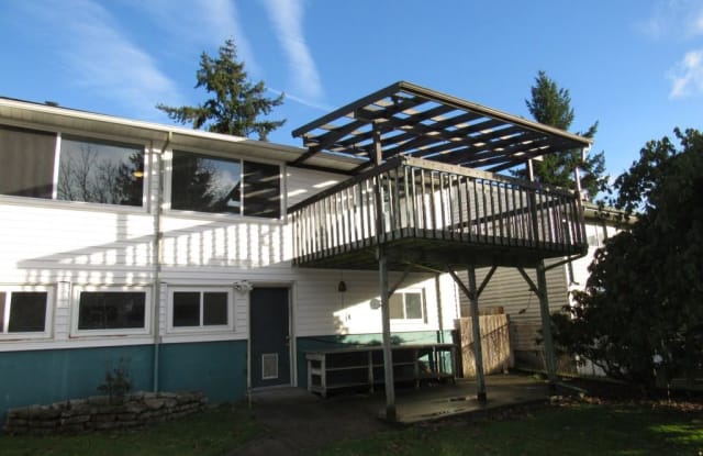 8851 Wallingford Ave N - 8851 Wallingford Avenue North, Seattle, WA 98103