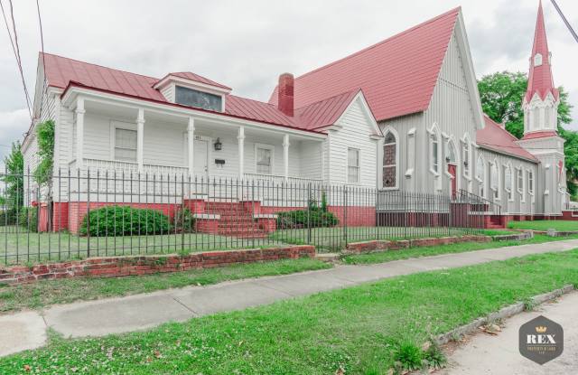 Beautiful 2 Bedroom Home with Stainless Steel appliances and Granite Countertops Gallery 3