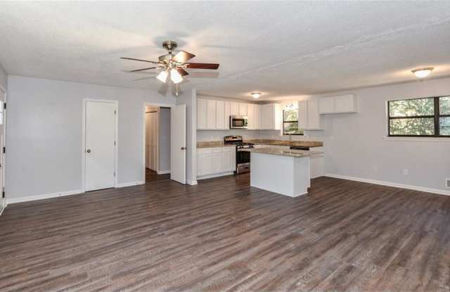 1850 Harmony Road Gallery 2