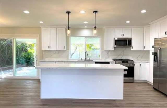 3421 Rowena Drive Gallery 4
