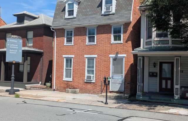 126 E YORK Street Gallery 2