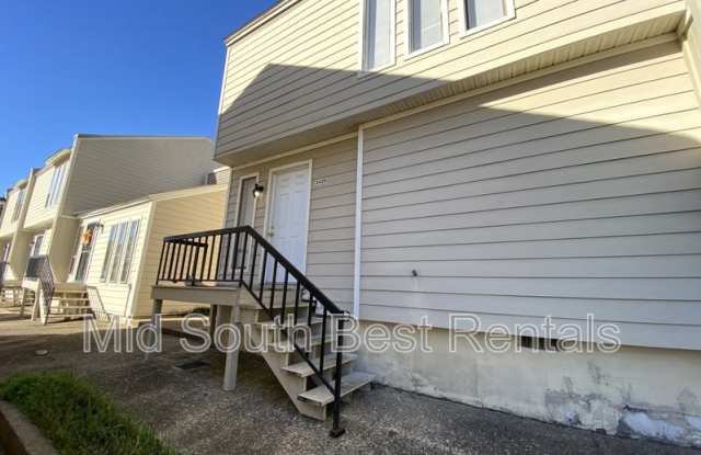 2425 E End Row - 2425 East End Row, Memphis, TN 38016