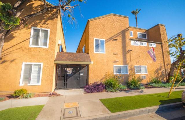5708 Tujunga Ave. photos photos