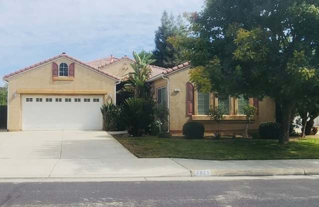 You’ll Love It Here!!! Stunning Home for Rent at 1823 N Holly Ave, Clovis, CA 93619! photos photos