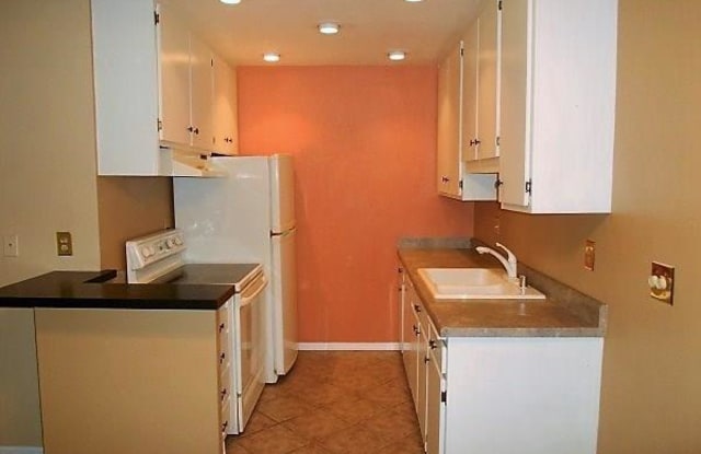 552 North Bellflower Boulevard - 552 Bellflower Boulevard, Long Beach, CA 90814