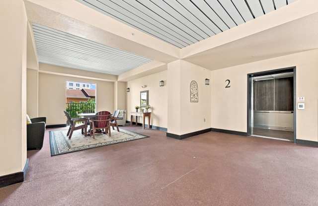 2BR/2BA Condo in The Madison, located in the Waterfront District of downtown St. Petersburg. Gallery 4