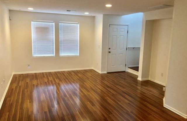 19249 East 58th Avenue Gallery 4