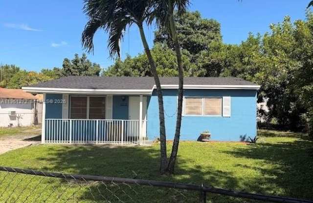 3021 NW 17th St photos photos