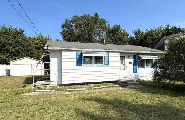 Check Out this 3-Bedroom Home in a Nice Lot! - 187 Silver Street, Galesburg, IL 61401