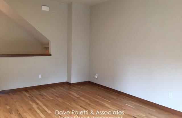 5937 California Avenue South West Gallery 4